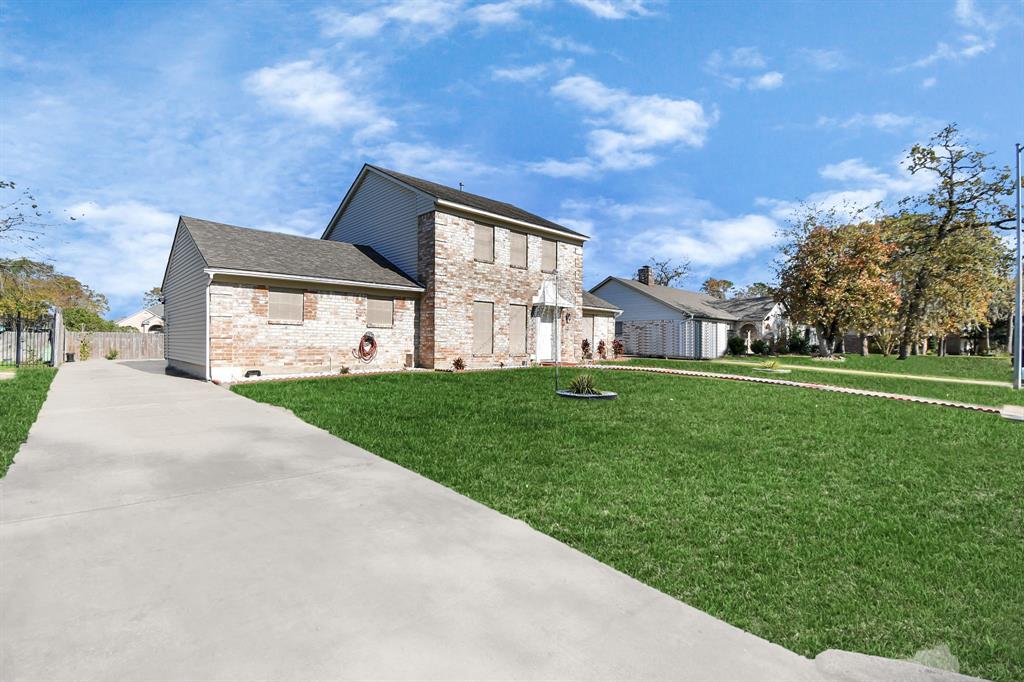 10011 Cantertrot Drive, Humble, Texas image 2