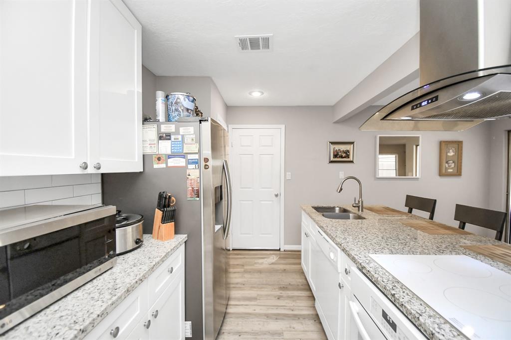 10011 Cantertrot Drive, Humble, Texas image 5
