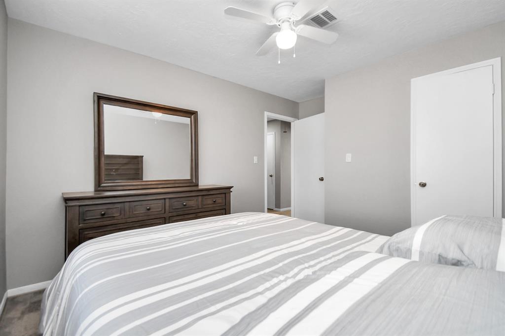 10011 Cantertrot Drive, Humble, Texas image 23