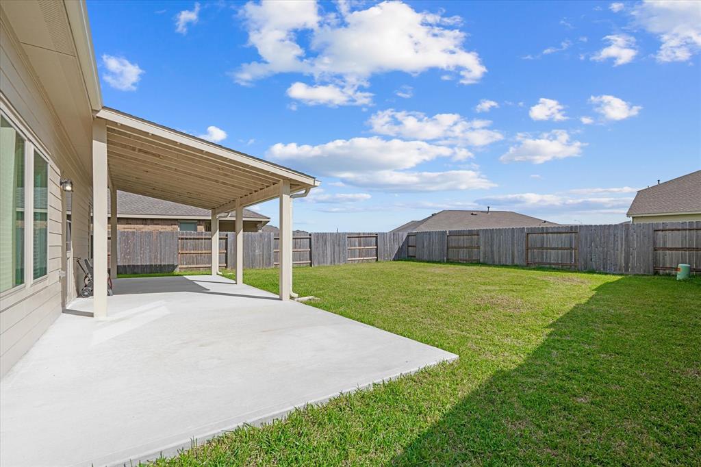 9802 Archdale Spring Drive, Baytown, Texas image 24