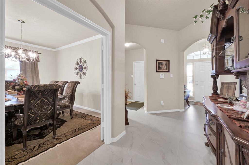 2907 Meadow Tree Lane