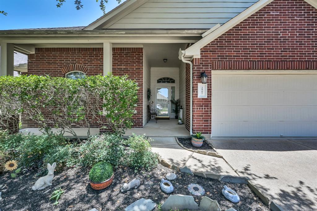 2907 Meadow Tree Lane
