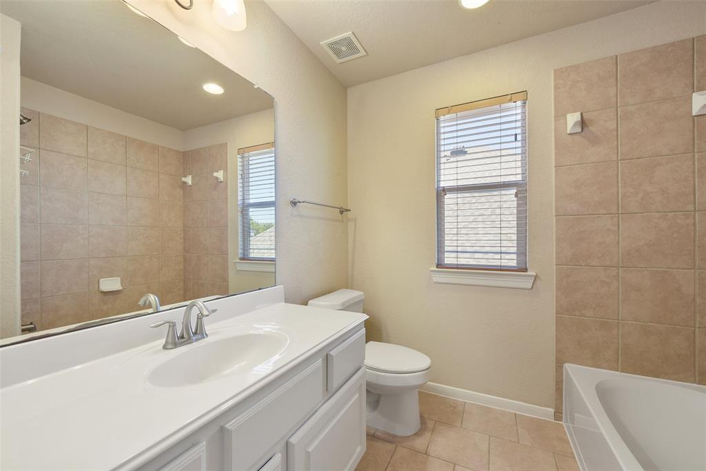 4715 Middlewood Manor Lane, Katy, Texas image 32
