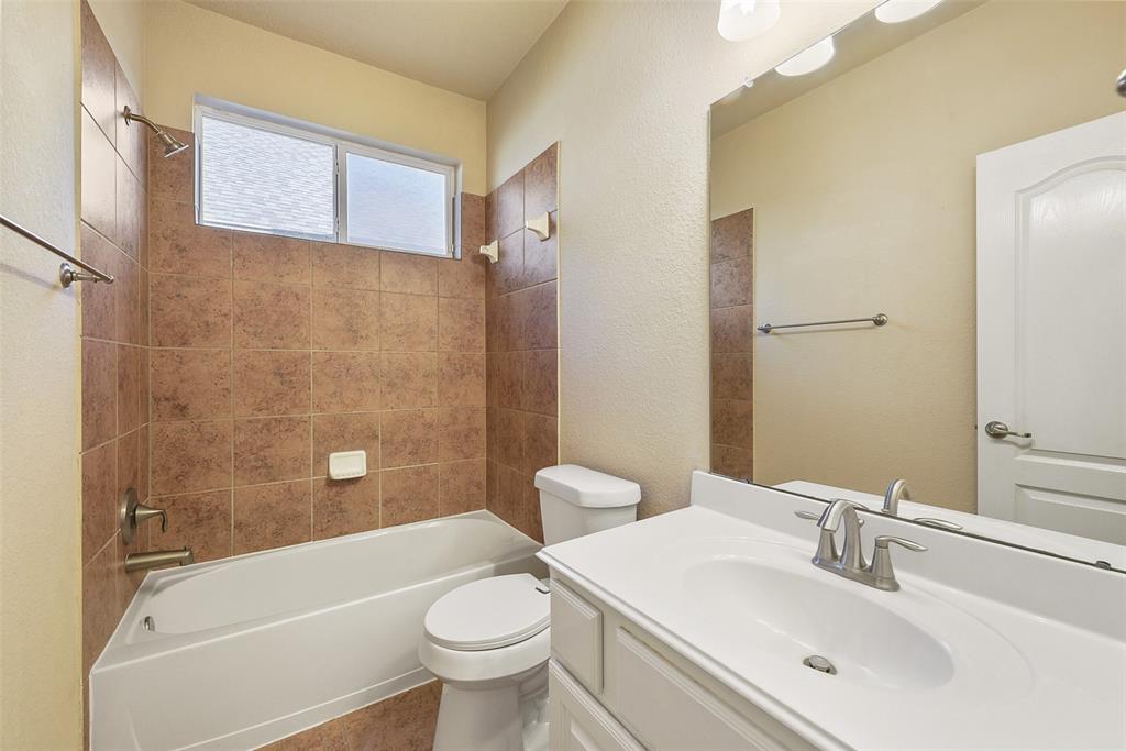 4715 Middlewood Manor Lane, Katy, Texas image 23