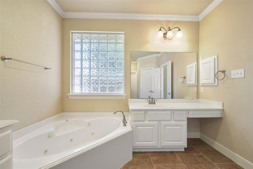 4715 Middlewood Manor Lane, Katy, Texas image 20
