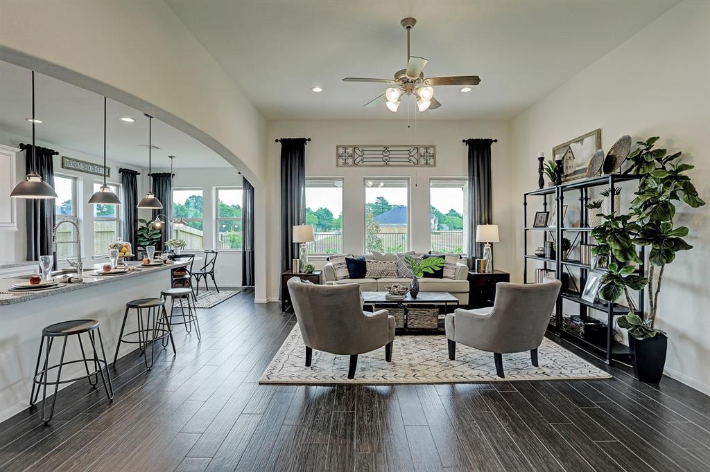 21413 Oakwood Drive, Waller, Texas image 4