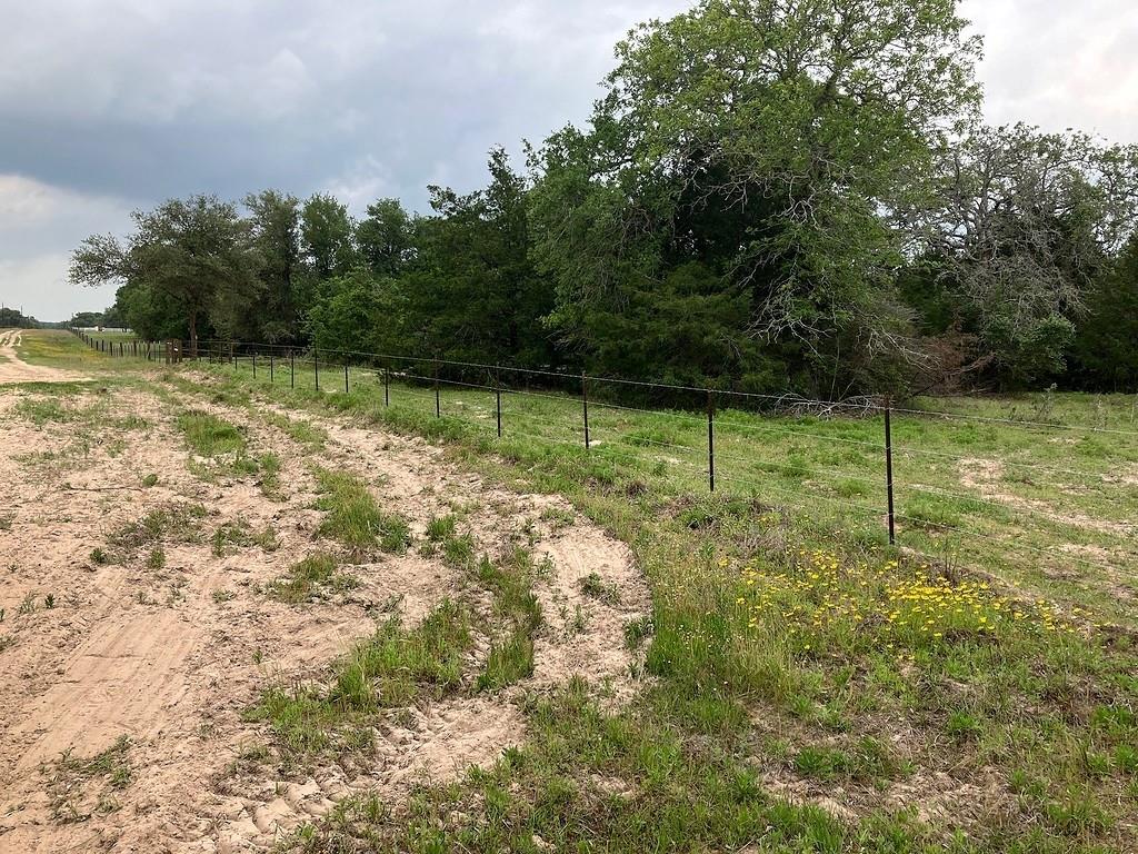 1263 Private Road 1021, Hallettsville, Texas image 2