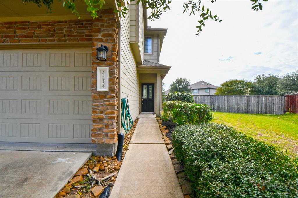 24534 Haywards Crossing Lane, Katy, Texas image 2