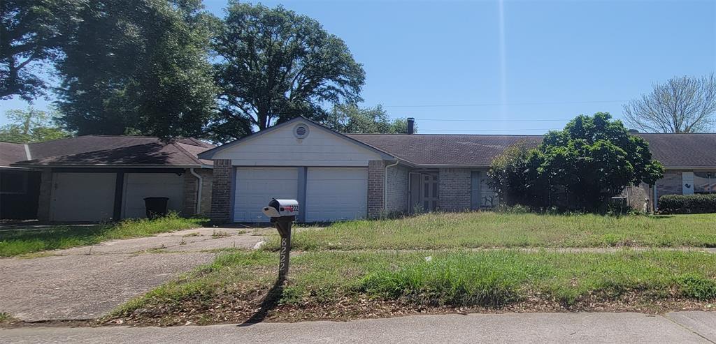 8222 Forest Point Drive, Humble, Texas image 1