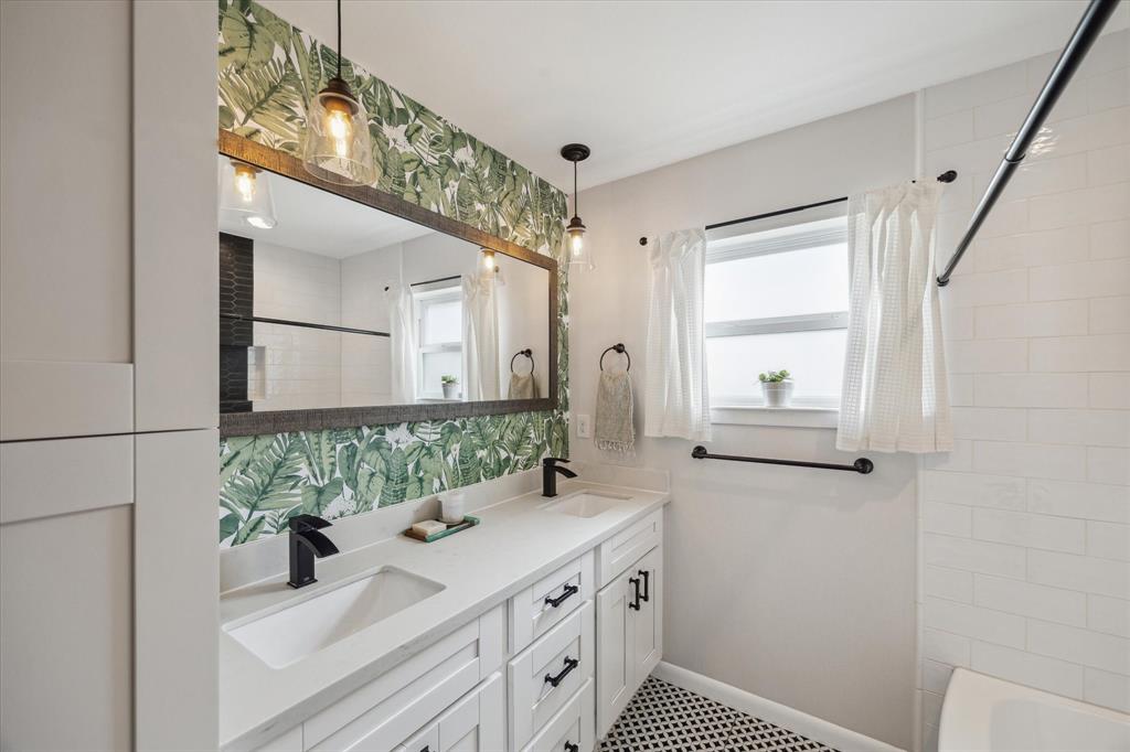 5211 Briarbend Drive, Houston, Texas image 21