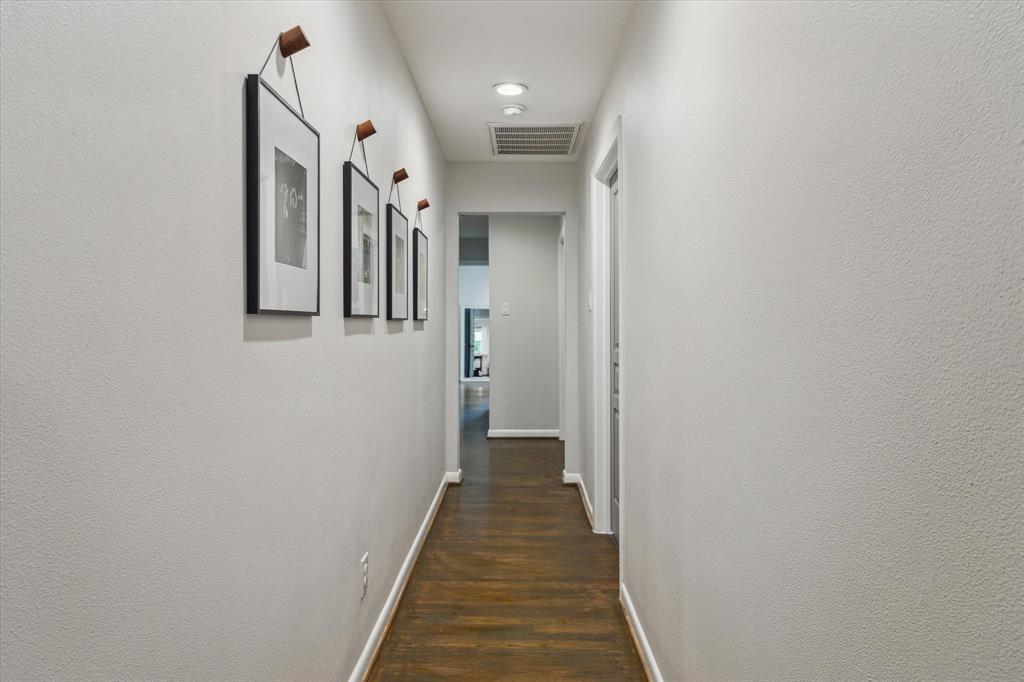 5211 Briarbend Drive, Houston, Texas image 17