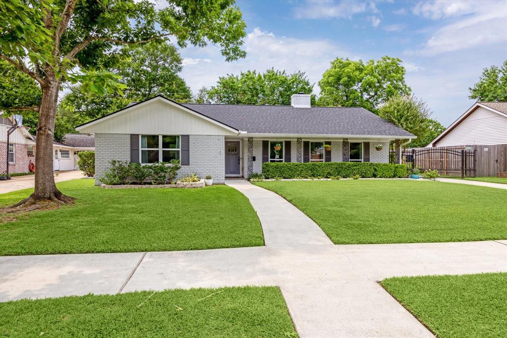 5211 Briarbend Drive, Houston, Texas image 1
