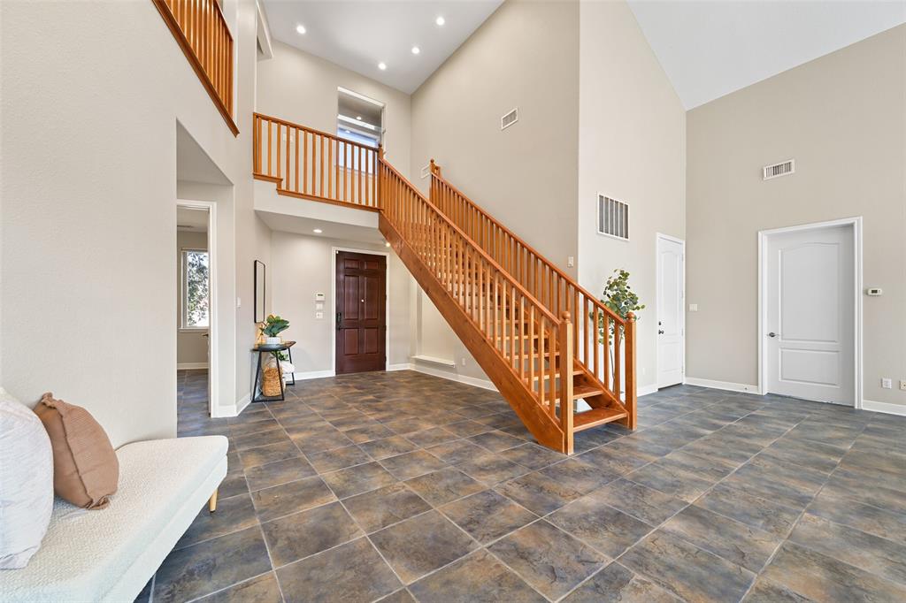 412 Live Oak Lane