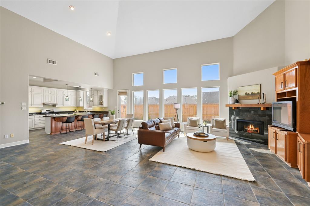 412 Live Oak Lane