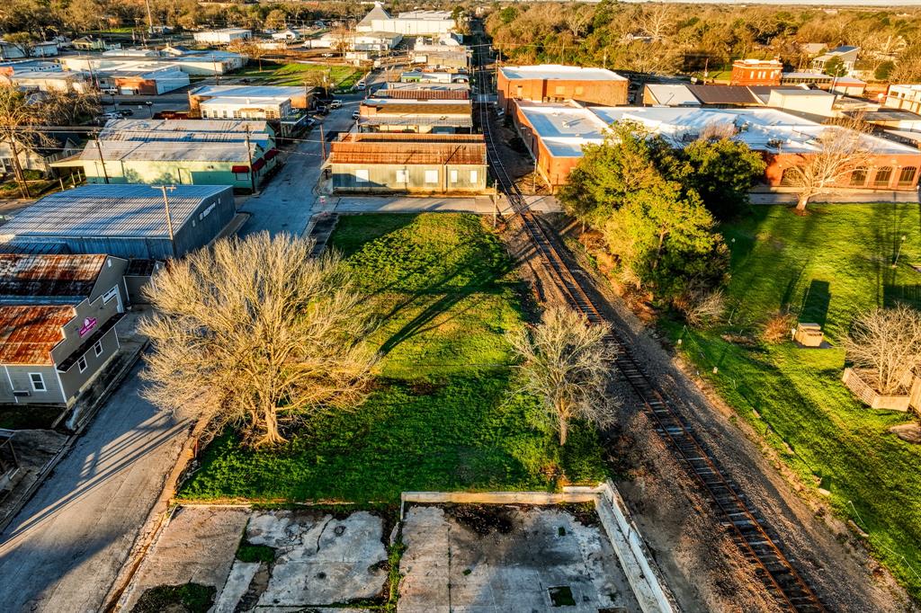 106 W First Street, Brenham, Texas image 8