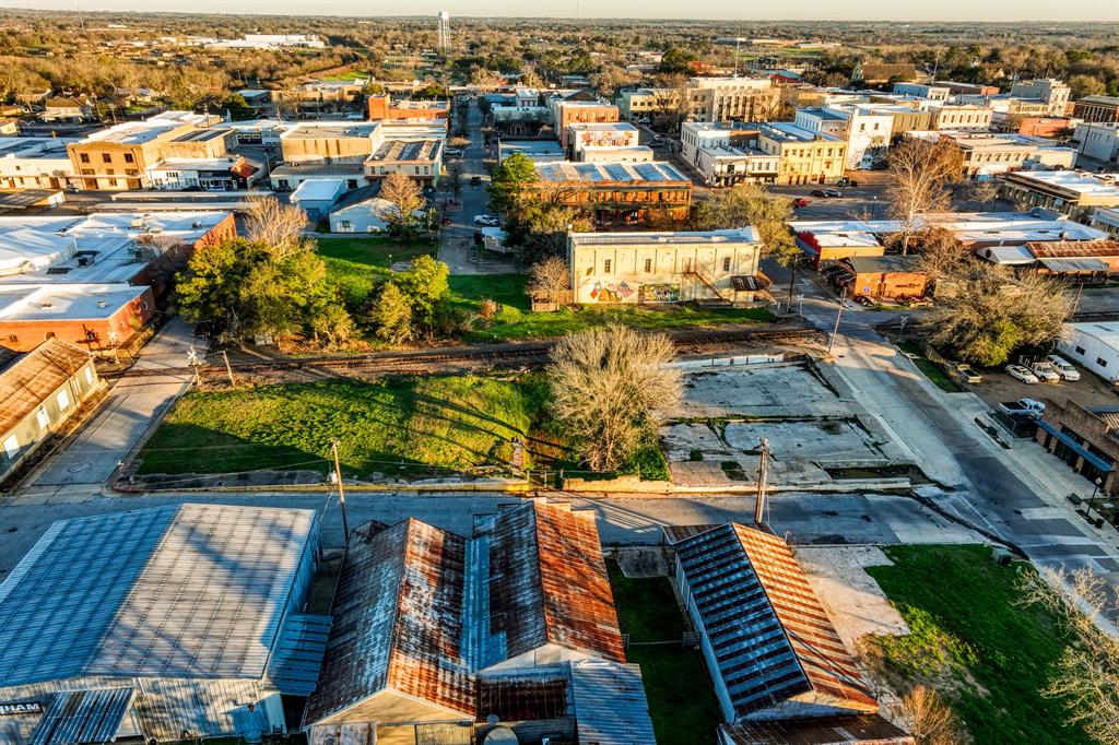 106 W First Street, Brenham, Texas image 6