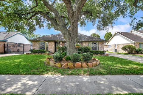 Single Family Residence in Pasadena TX 4806 Rainwater Drive.jpg
