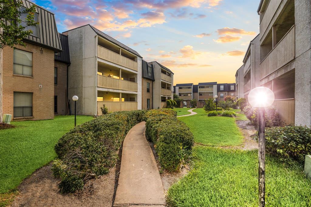8517 Hearth Drive #31, Houston, Texas image 1