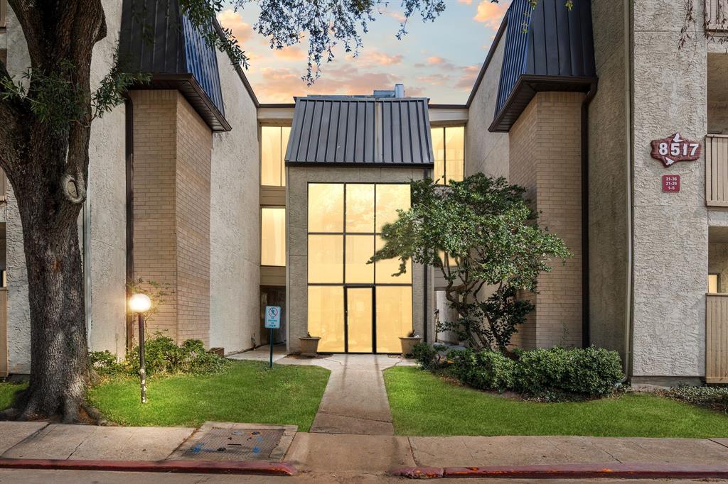 8517 Hearth Drive #31, Houston, Texas image 2