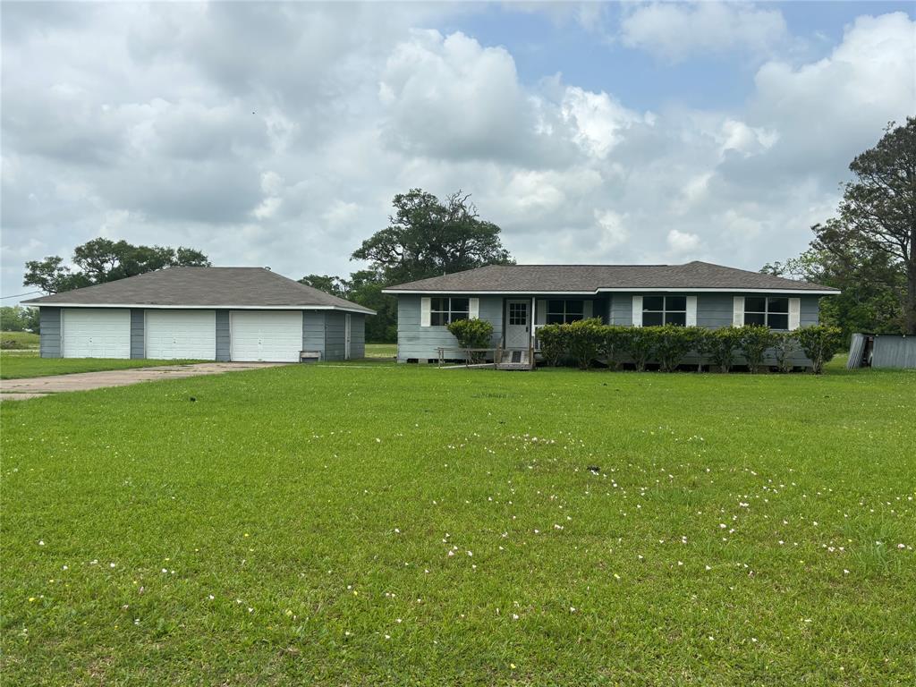 17512 County Road 729, Brazoria, Texas image 1
