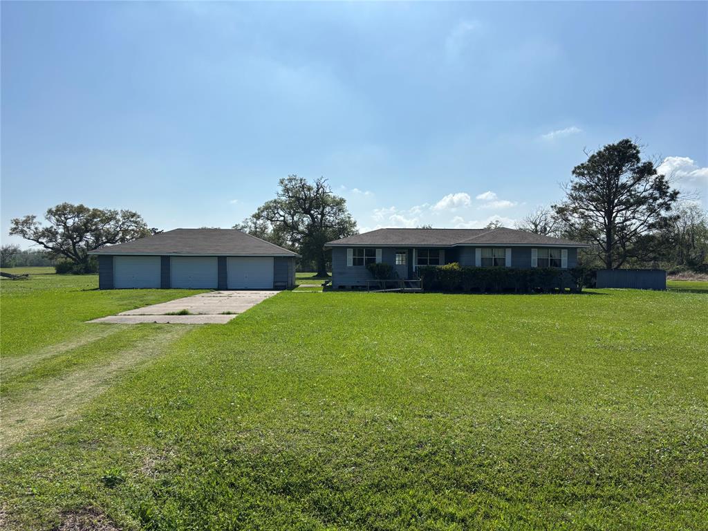 17512 County Road 729, Brazoria, Texas image 1