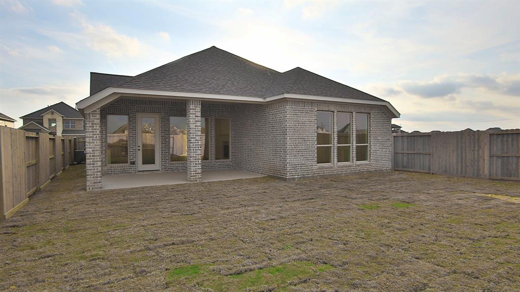 12322 Sweet Gum Drive, Mont Belvieu, Texas image 12