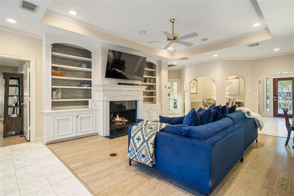 8010 Fonthill Drive, Spring, Texas image 7