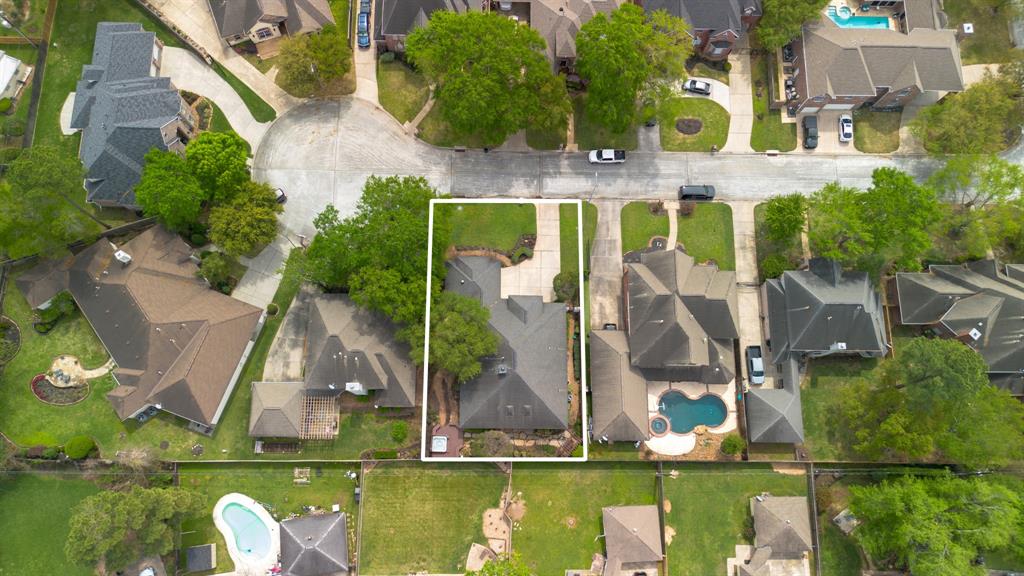 8010 Fonthill Drive, Spring, Texas image 43