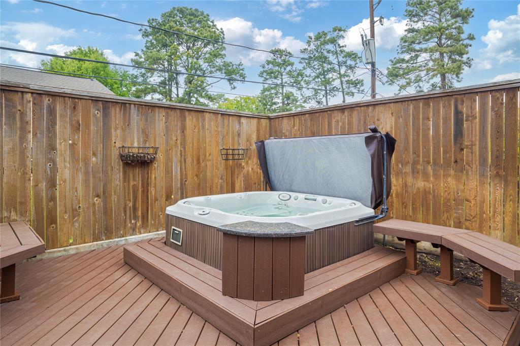 8010 Fonthill Drive, Spring, Texas image 37