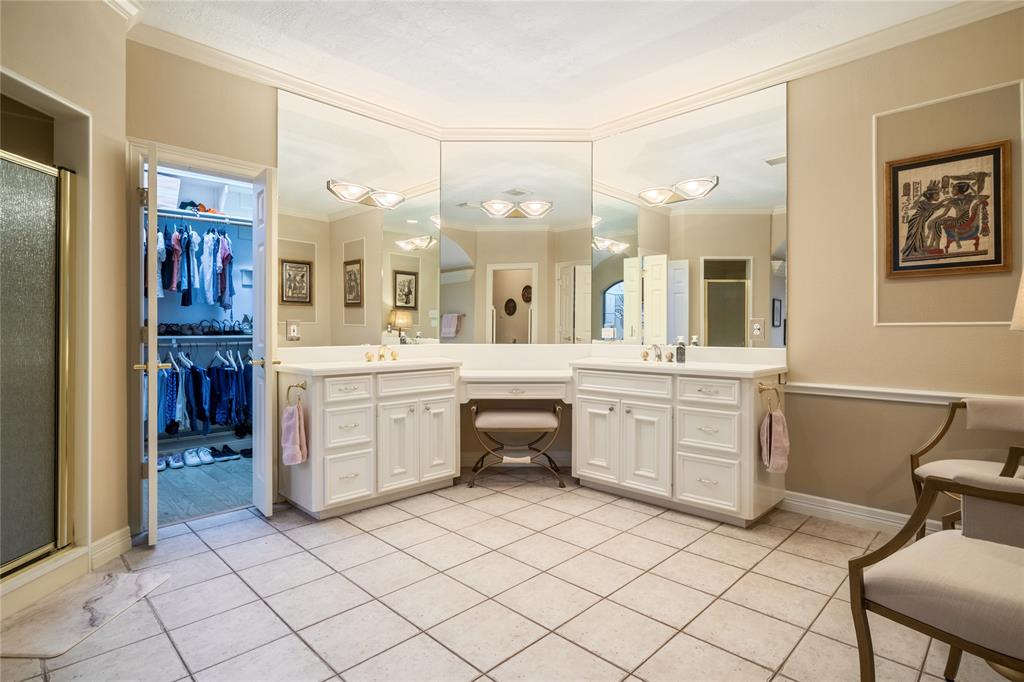 8010 Fonthill Drive, Spring, Texas image 21