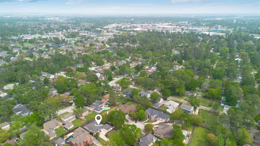 8010 Fonthill Drive, Spring, Texas image 44