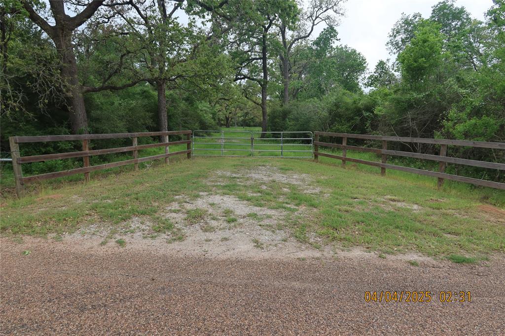 1416 Jerrell Coffee Road, Columbus, Texas image 2