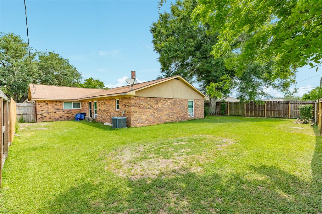 104 Meadowlark Lane, Angleton, Texas image 24