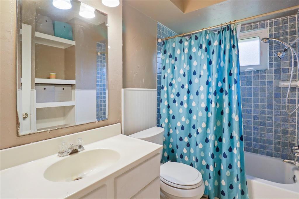 104 Meadowlark Lane, Angleton, Texas image 13