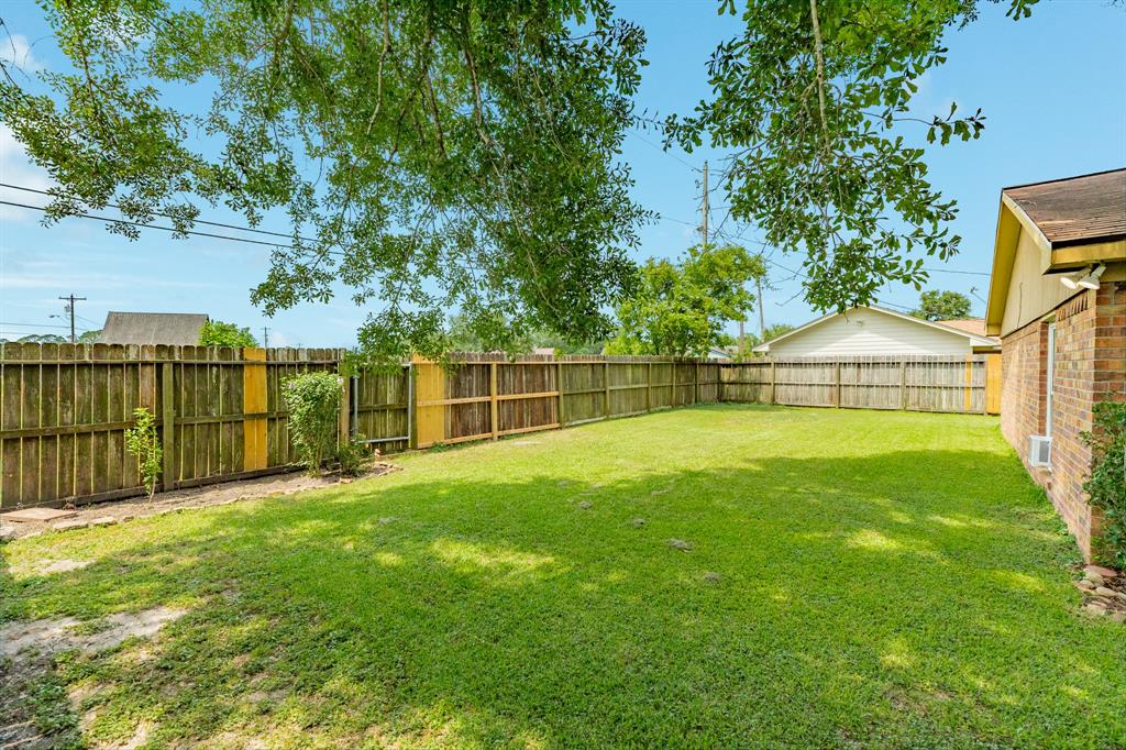 104 Meadowlark Lane, Angleton, Texas image 25