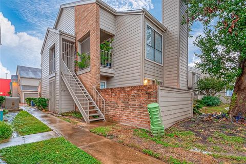 6701 Sands Point Drive 34 Houston TX 77074