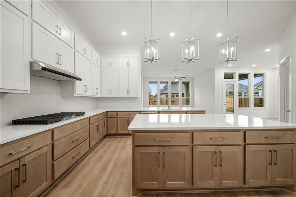 5730 Silver Perch Lane, Manvel, Texas image 9