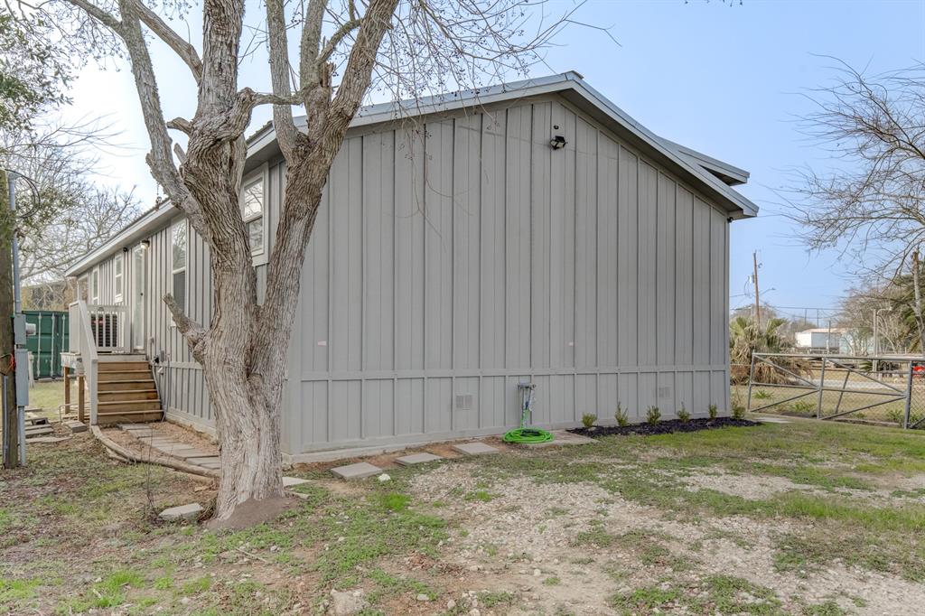 518 4th Street, Dickinson, Texas image 27