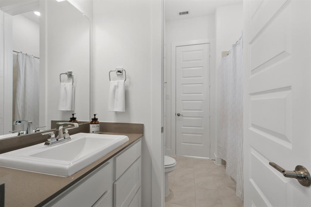 196 Lakehouse Landing Drive, Katy, Texas image 31