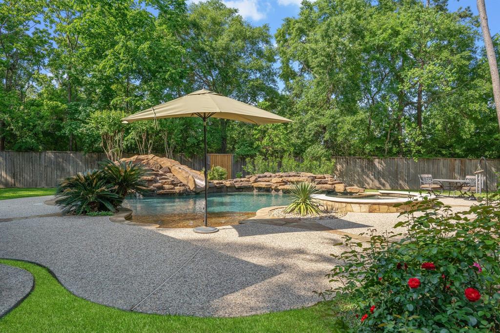 11 Dancing Breeze Place, The Woodlands, Texas image 39