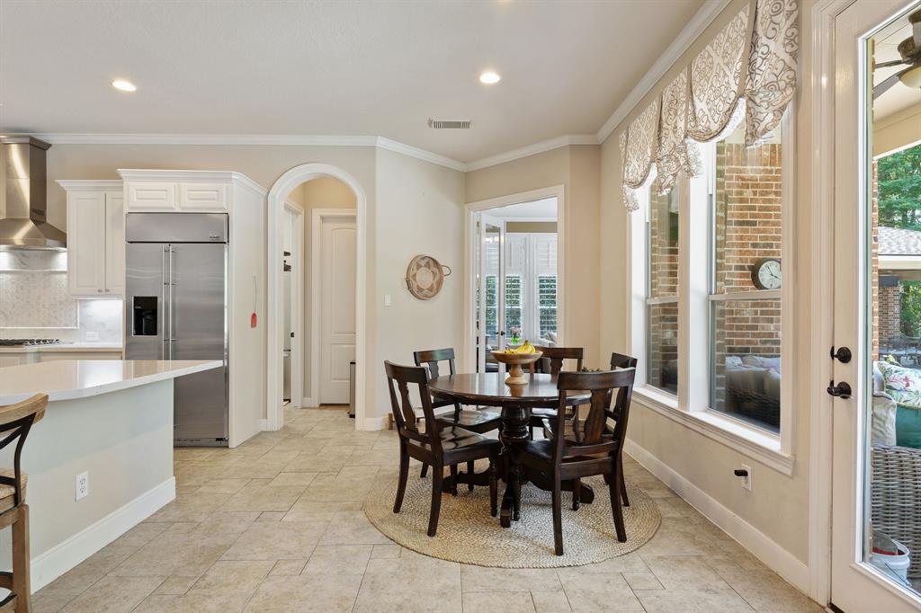 11 Dancing Breeze Place, The Woodlands, Texas image 18