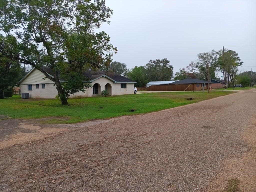 2102 Avenue K, Danbury, Texas image 4