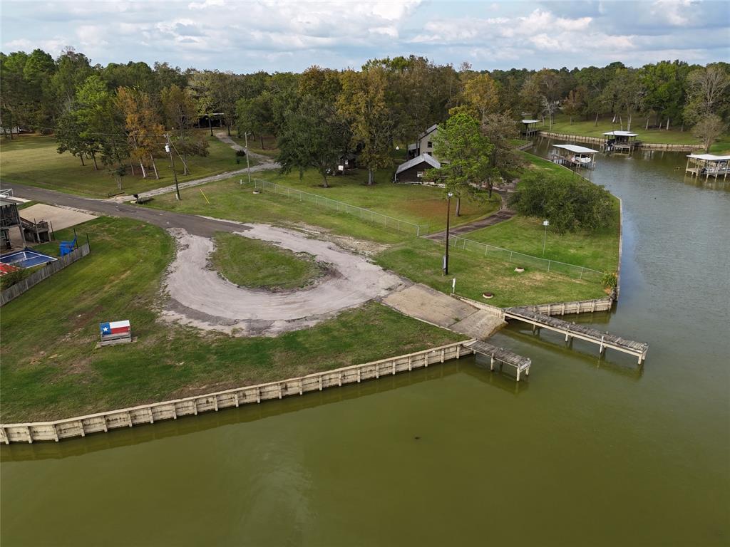 498 W Sherwood Drive, Livingston, Texas image 7