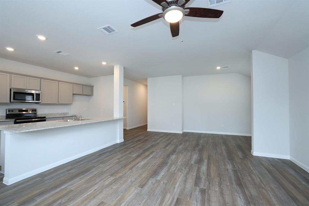 26449 Lakeshore Drive, Hempstead, Texas image 7