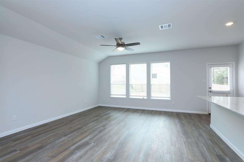 26449 Lakeshore Drive, Hempstead, Texas image 11