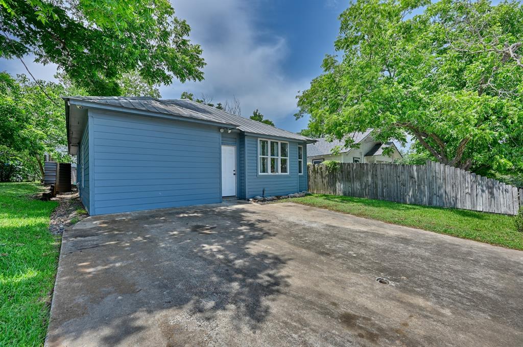213 N Austin Street, Brenham, Texas image 22