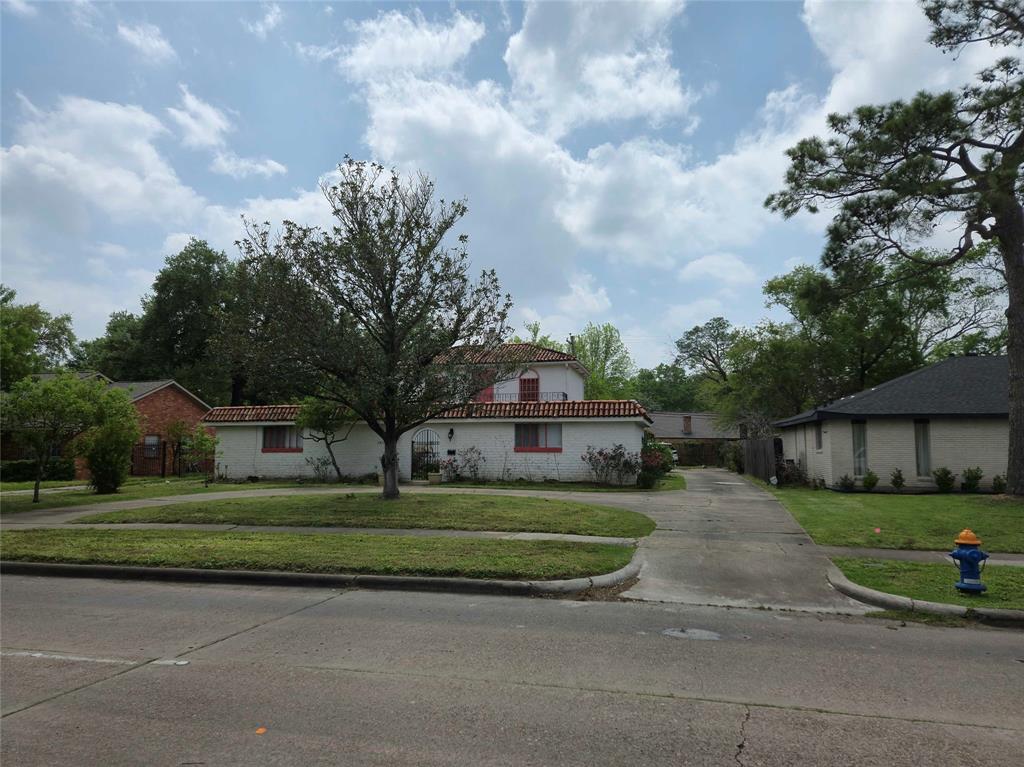 5851 S Braeswood Boulevard, Houston, Texas image 1