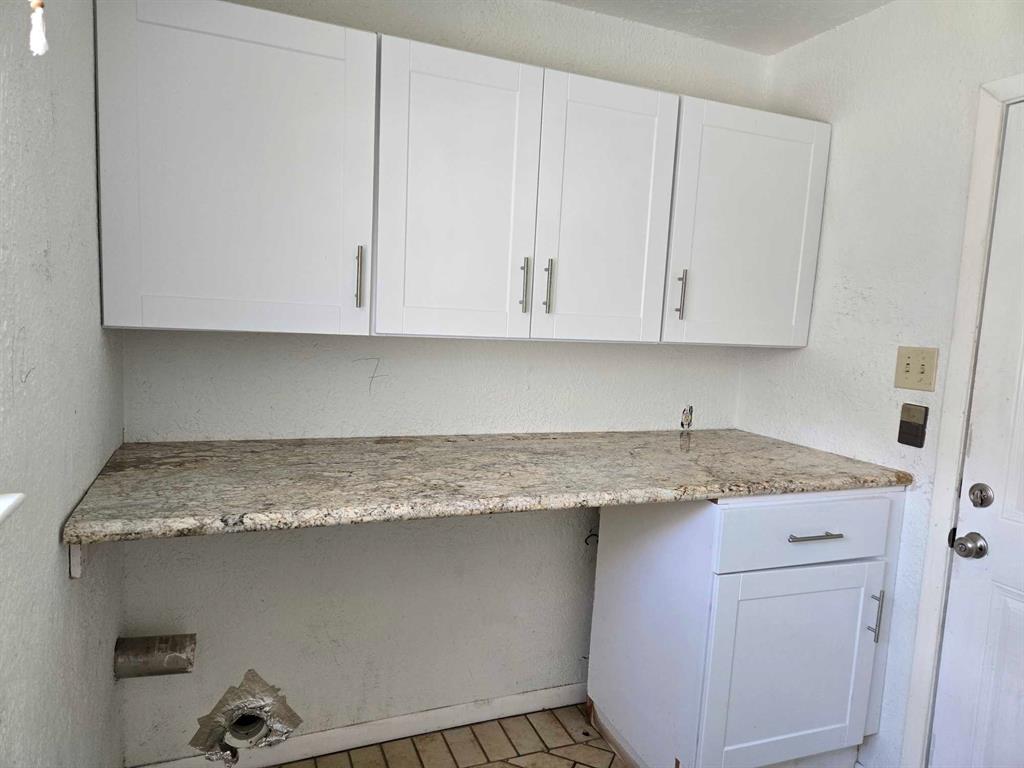 5851 S Braeswood Boulevard, Houston, Texas image 12