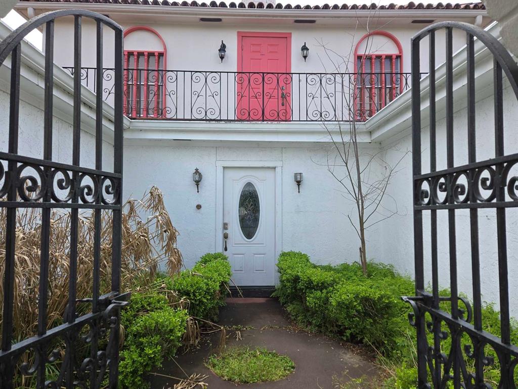 5851 S Braeswood Boulevard, Houston, Texas image 3