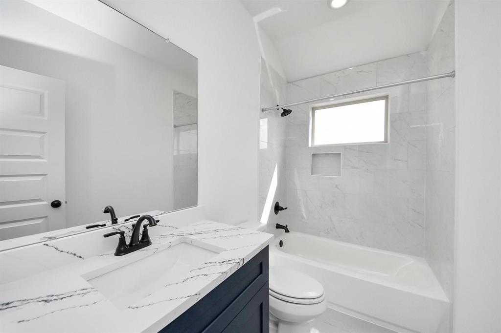 Alvin, Texas 77511, United States, 5 Bedrooms Bedrooms, ,4 BathroomsBathrooms,Residential,Active,171309